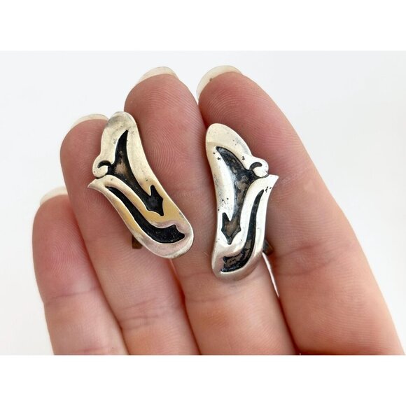 Hopi Overlay Alpaca Sterling Silver Modernist Freeform Mexican Studs - Picture 6 of 8